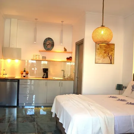 Golden Mile Studio-apartment *