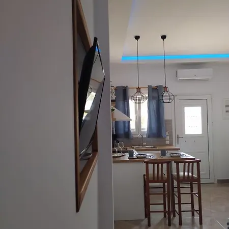 Golden Mile Studio-apartment * Ípszosz