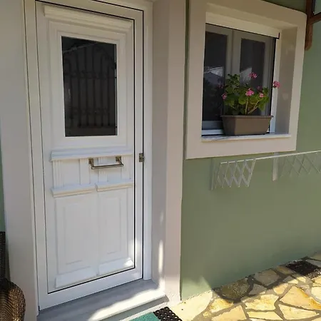 Golden Mile Studio-apartment Apartament Ýpsos